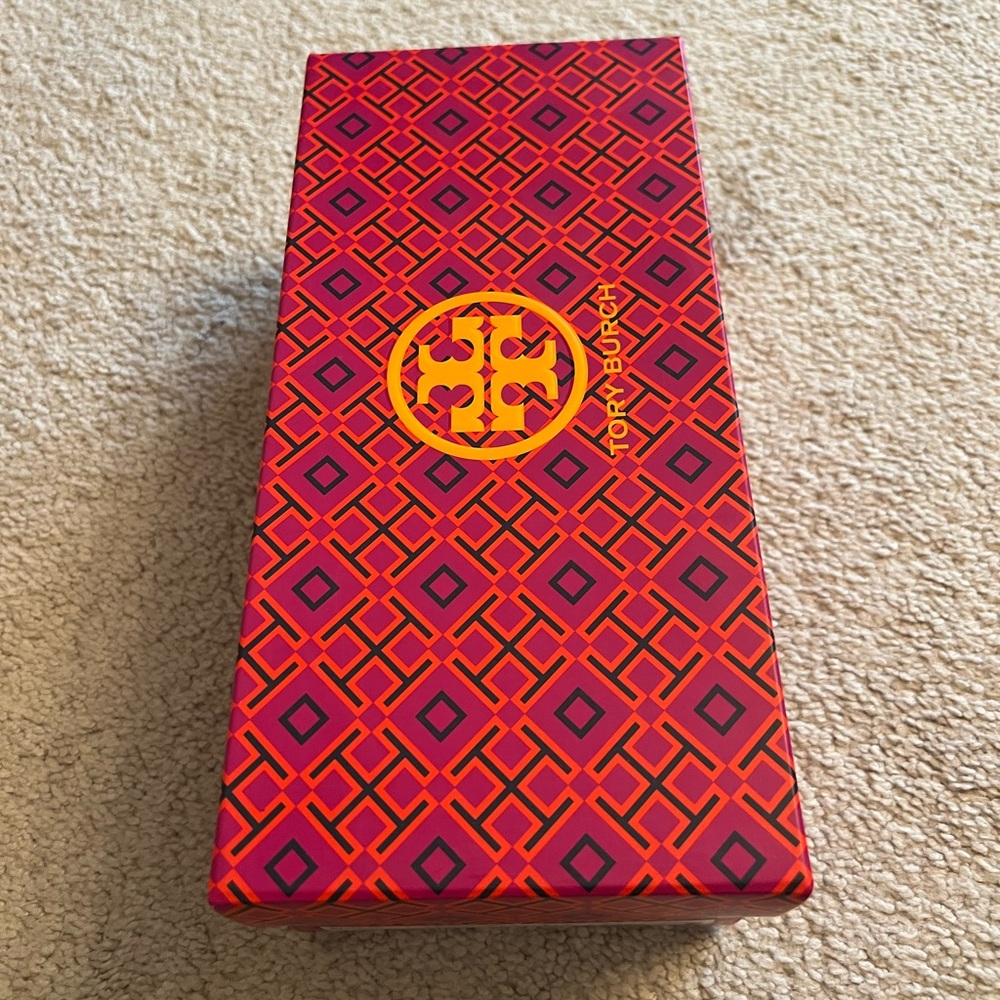 Tory Burch Gold Sandals - Picture 9 of 10
